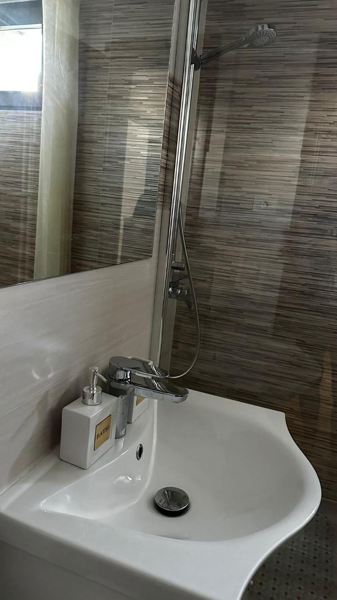 Sofiart Apartment Bucureşti Ngoại thất bức ảnh